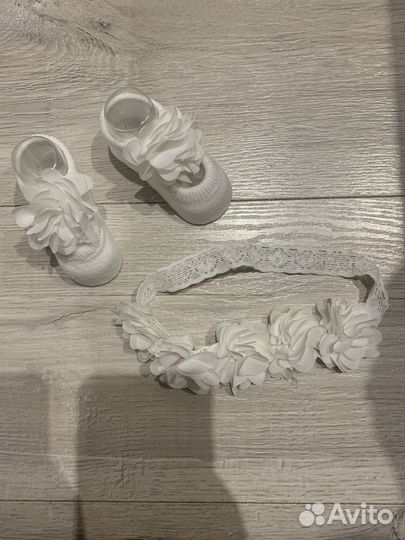 Носочки и повязка для малыша