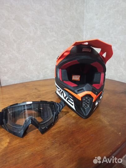 Мотошлем кроссовый