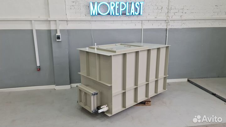 Контейнер для перевозки живой рыбы m18