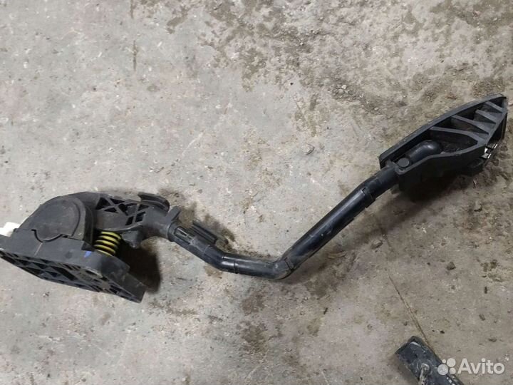 Педаль газа Peugeot 407