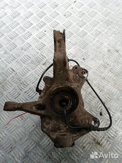 Кулак поворотный лев. перед. Renault Megane 3