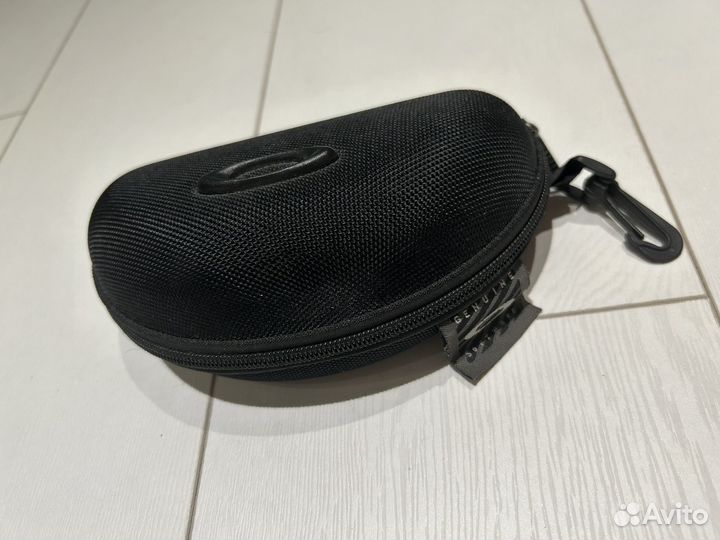 Спортивные очки Oakley