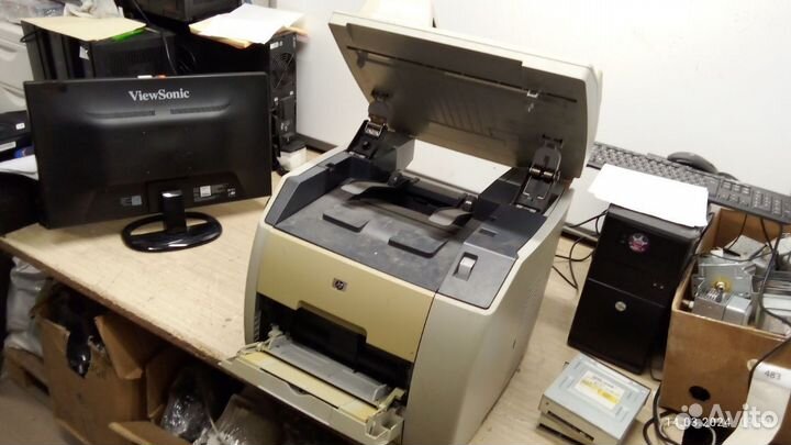 Мфу HP Color LaserJet 2820