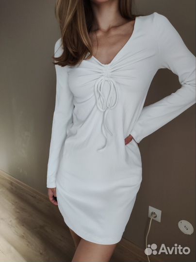 Платье с рукавами клеш