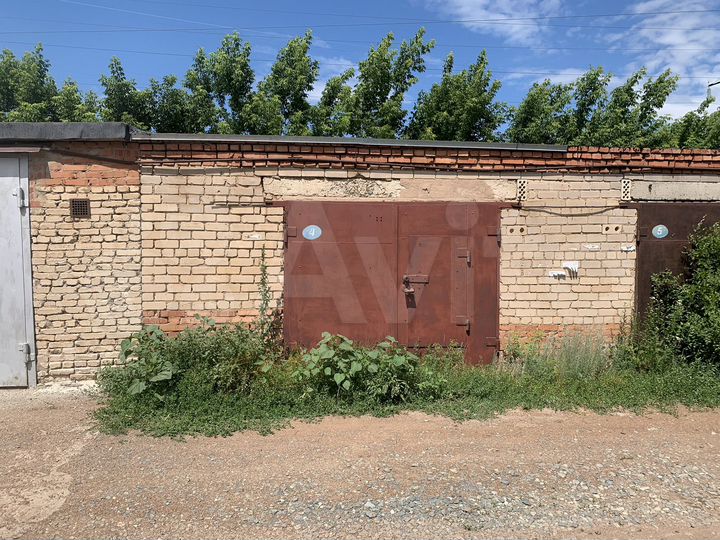 Гараж, > 30 м²