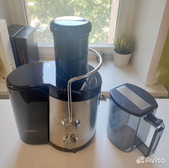 Соковыжималка AEG SF1000 новая