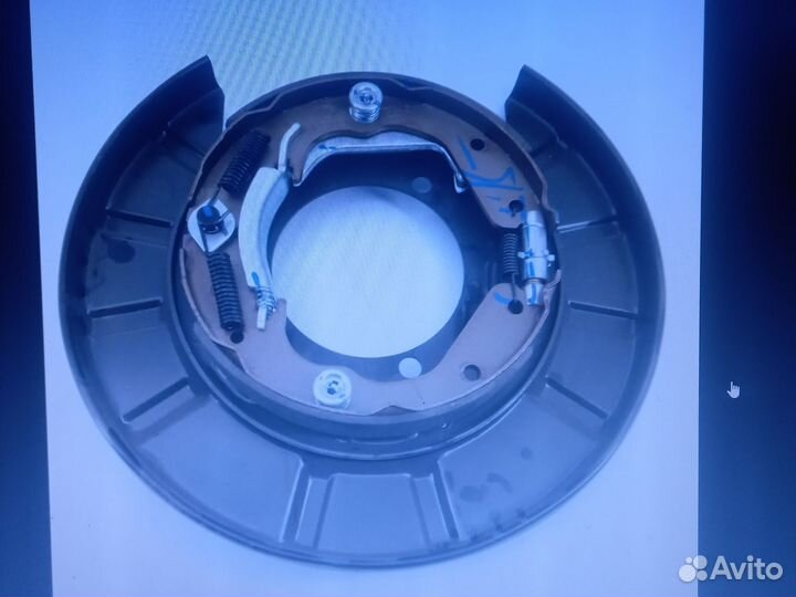 Щит заднего тормоза левый В сборе hover