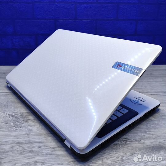 Ноутбук Packard Bell EasyNote LV44HC