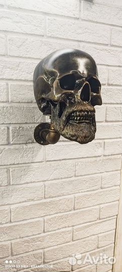 Вешалка для шлема и экипировки