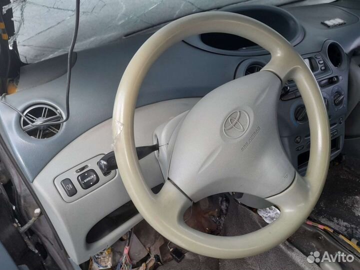 Рулевое колесо с аэрбеком toyota yaris1 в хор.сост