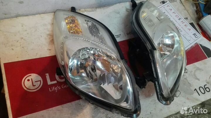 Фара тойота витз 2005-2009г правая левая