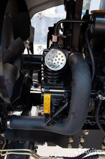 Коммунальный трактор Скаут T-254C с навесным