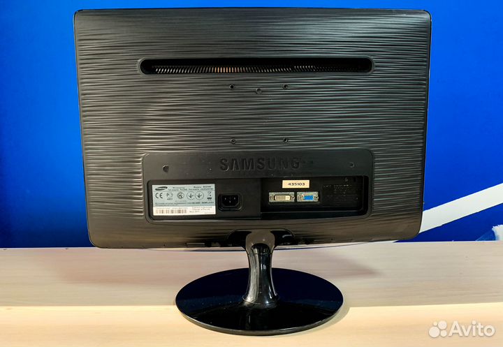 Монитор Samsung 22