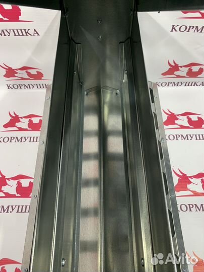 Кормушка бункерная двухсторонняя 45см