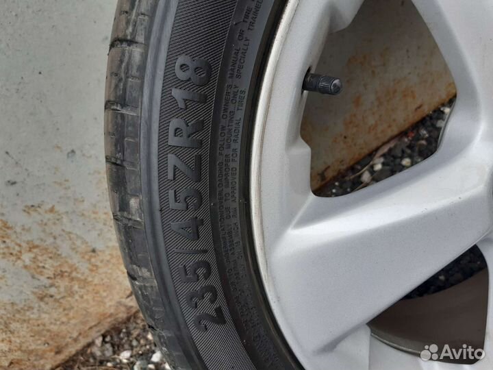 Altenzo Sport Comforter 235/45 R18 50B