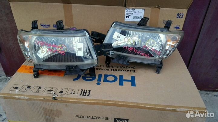 Фары тойота BB toyota бб QNC20 2005-2009г