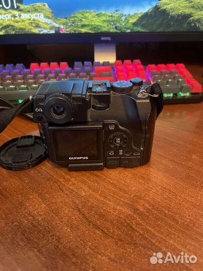 Цифровой фотоаппарат olympus C-8080