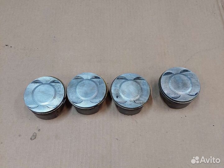 Поршень с шатуном Opel Astra H Zafira B z18xer