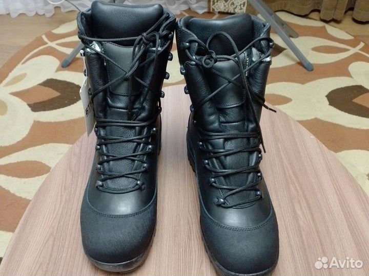 Ботинки с высоким берцем зимние