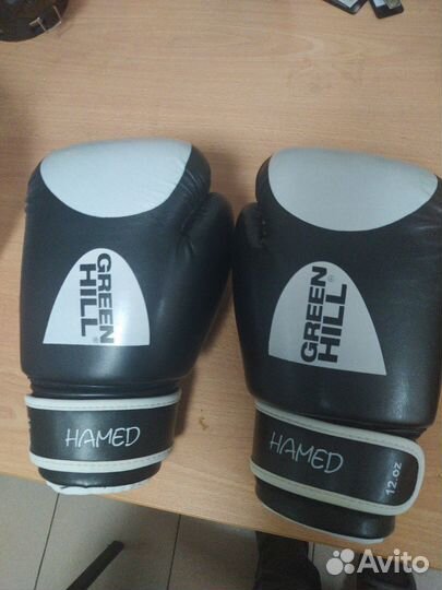 Боксерские перчатки