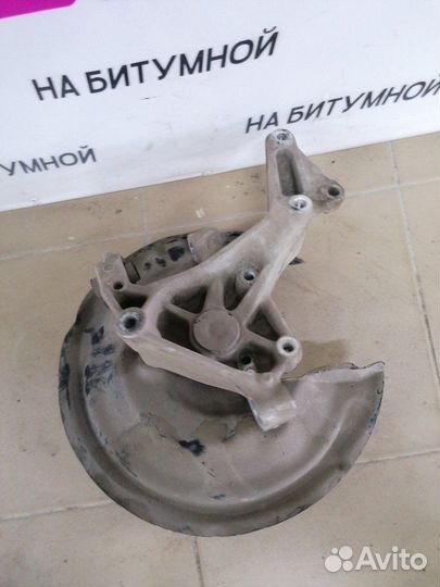 Кулак поворотный задний правый Volkswagen Passat