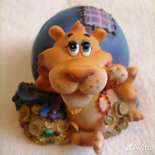 Копилка(Лев с мешком денег)