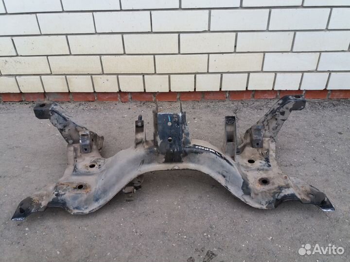 Балка передняя подрамник Kia Spectra Киа Спектра