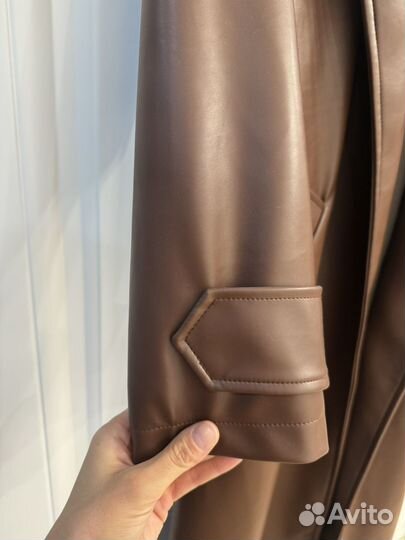 Плащ из эко кожи Lichi