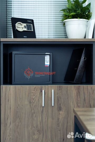 Сейф металлический