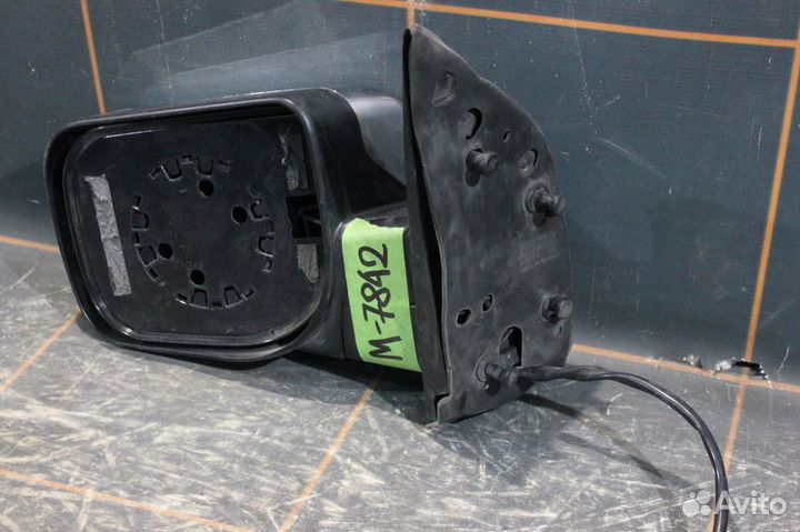 Зеркало заднего вида левое - Nissan Armada