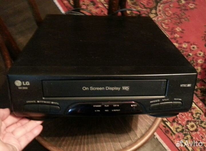 Пишущий видеоплеер LG W131W, видокассеты