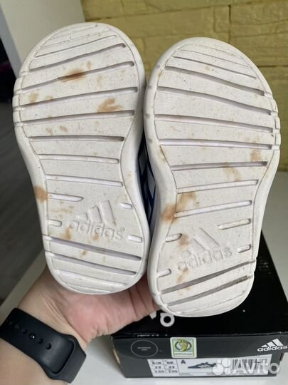 Кроссовки adidas