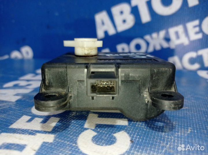 Моторчик заслонок отопителя Nissan Teana J31 седан