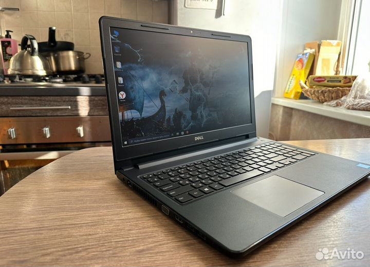 Ноутбук Dell Vostro 15 i3-6006U/4/500/15'6