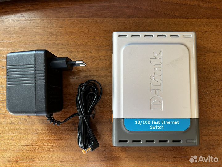 Свич коммутатор D-link DES-1005D