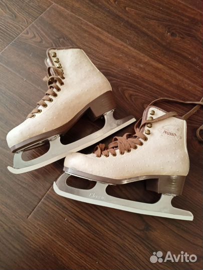Коньки с мехом 37р
