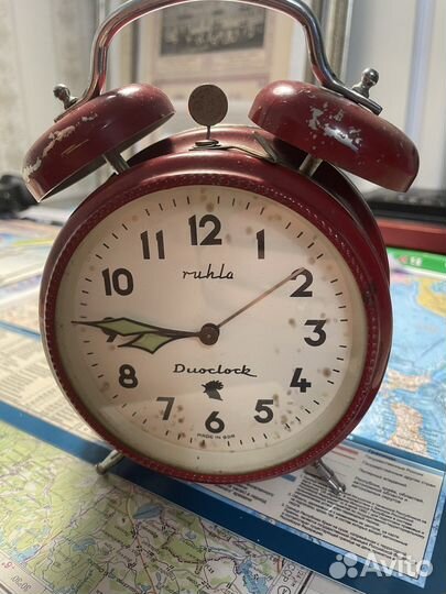 Часы старинные (будтльник ) немецкие Ruhla