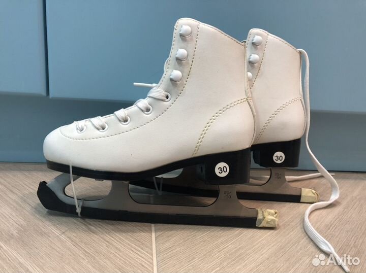 Коньки фигурные р. 30
