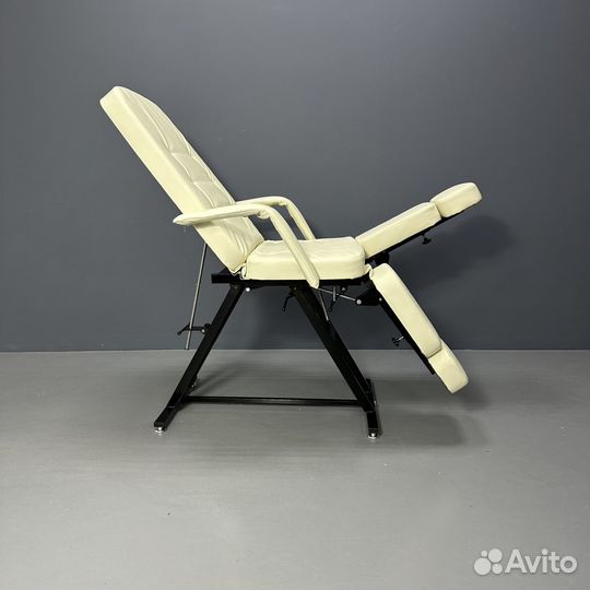 Кресло педикюрное с наклоном сиденья