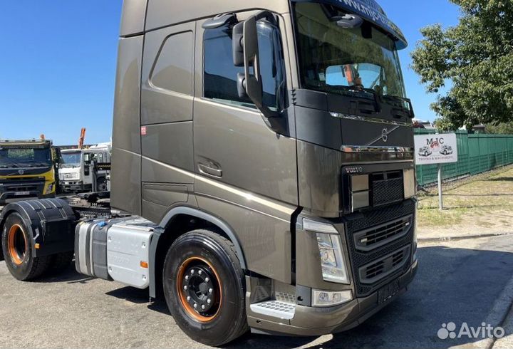 Pазбираем грузовик Volvo FH с 2013