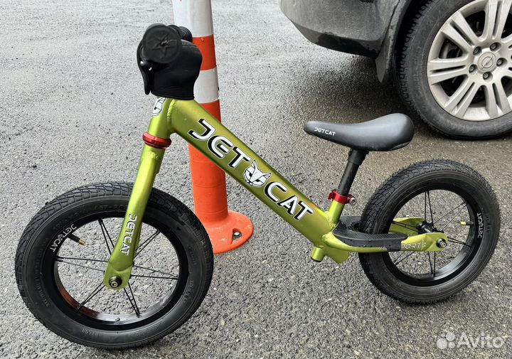 Беговел JetCat 12