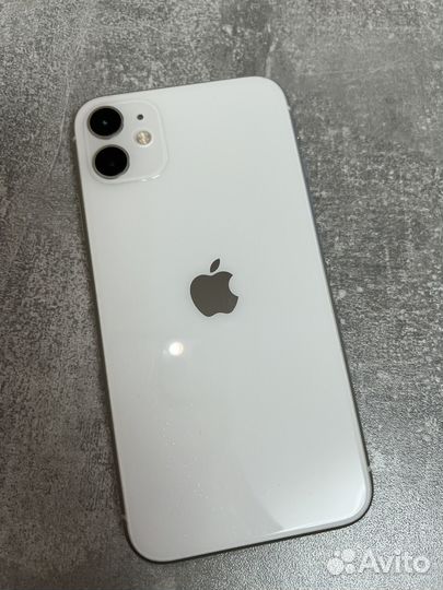 iPhone 11, 64 ГБ