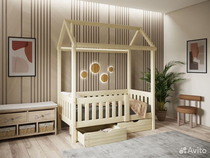 Кровать домик массив сосны