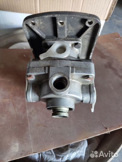 Главный тормозной кран ЗИЛ