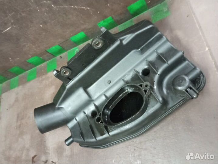 Резонатор воздушного фильтра Audi 100 4A2 AAH 1993