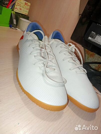 Бутсы для футбола в зале