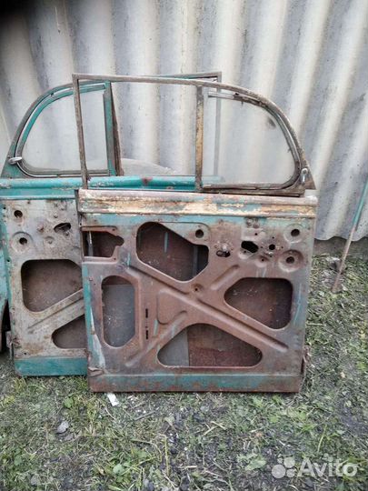 Продам кузовные детали на Москвич 401