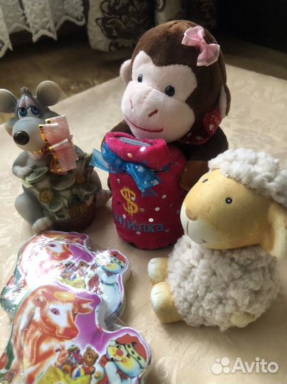 Свечи, подсвечники, копилка, фигурки