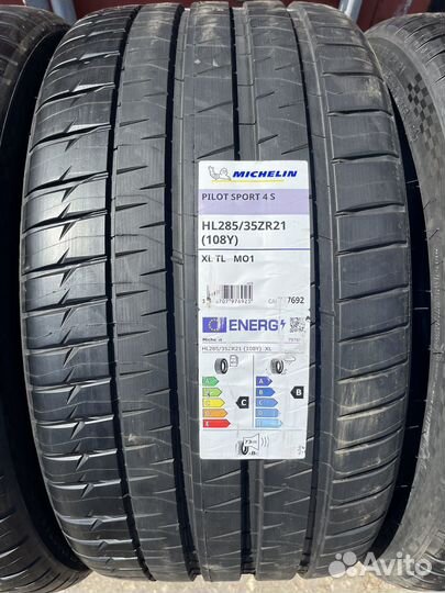 Michelin Pilot Sport 4 S 255/40 R21 и 285/35 R21