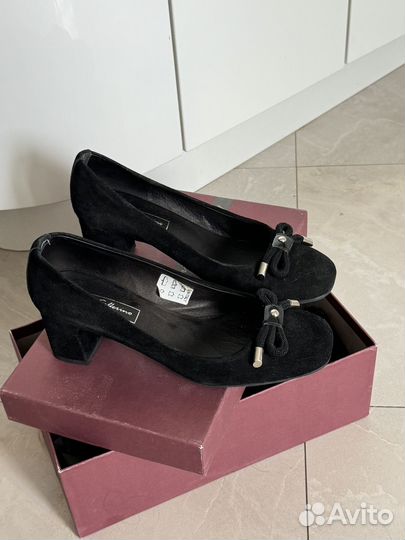 Замшевые туфли